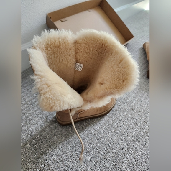 SOLD UGG women's Bailey Button Triplet II Boot Sand SIZE 7 - Picture 10 of 14